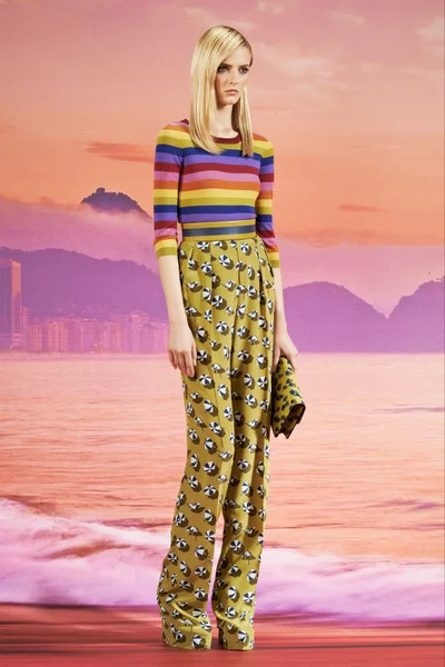 Look 32